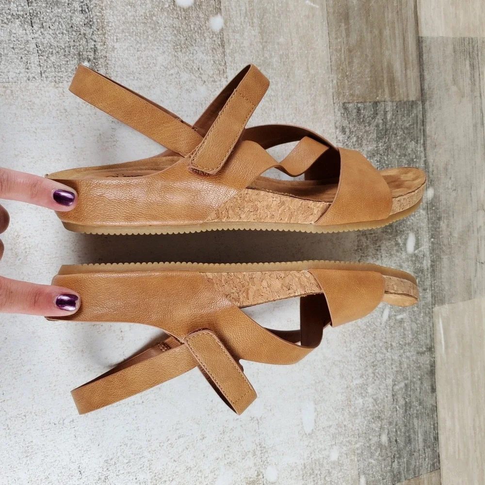 Sofft Gianetta Womens Wedge Sandal Sz 8.5 M Luggage Brown Leather Crisscross